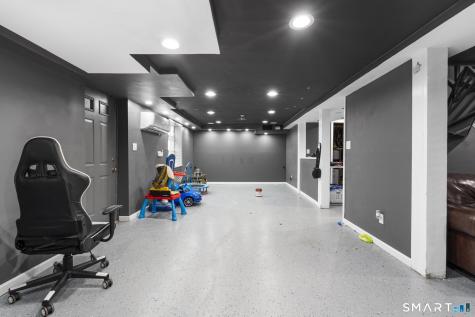 104 Oakdale Street Bridgeport CT 06606