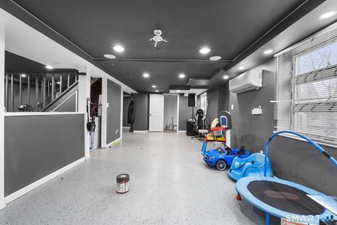 104 Oakdale Street Bridgeport CT 06606