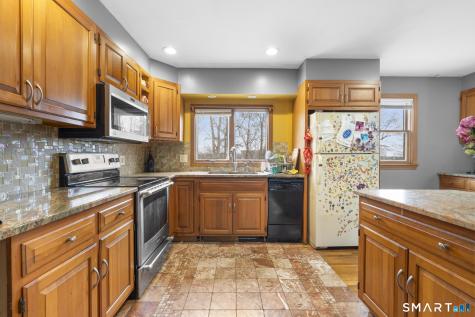 104 Oakdale Street Bridgeport CT 06606