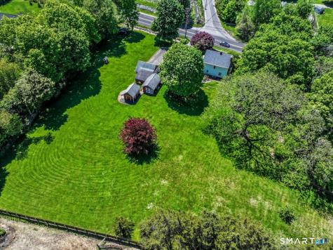 199 Berkshire Road Newtown CT 06482