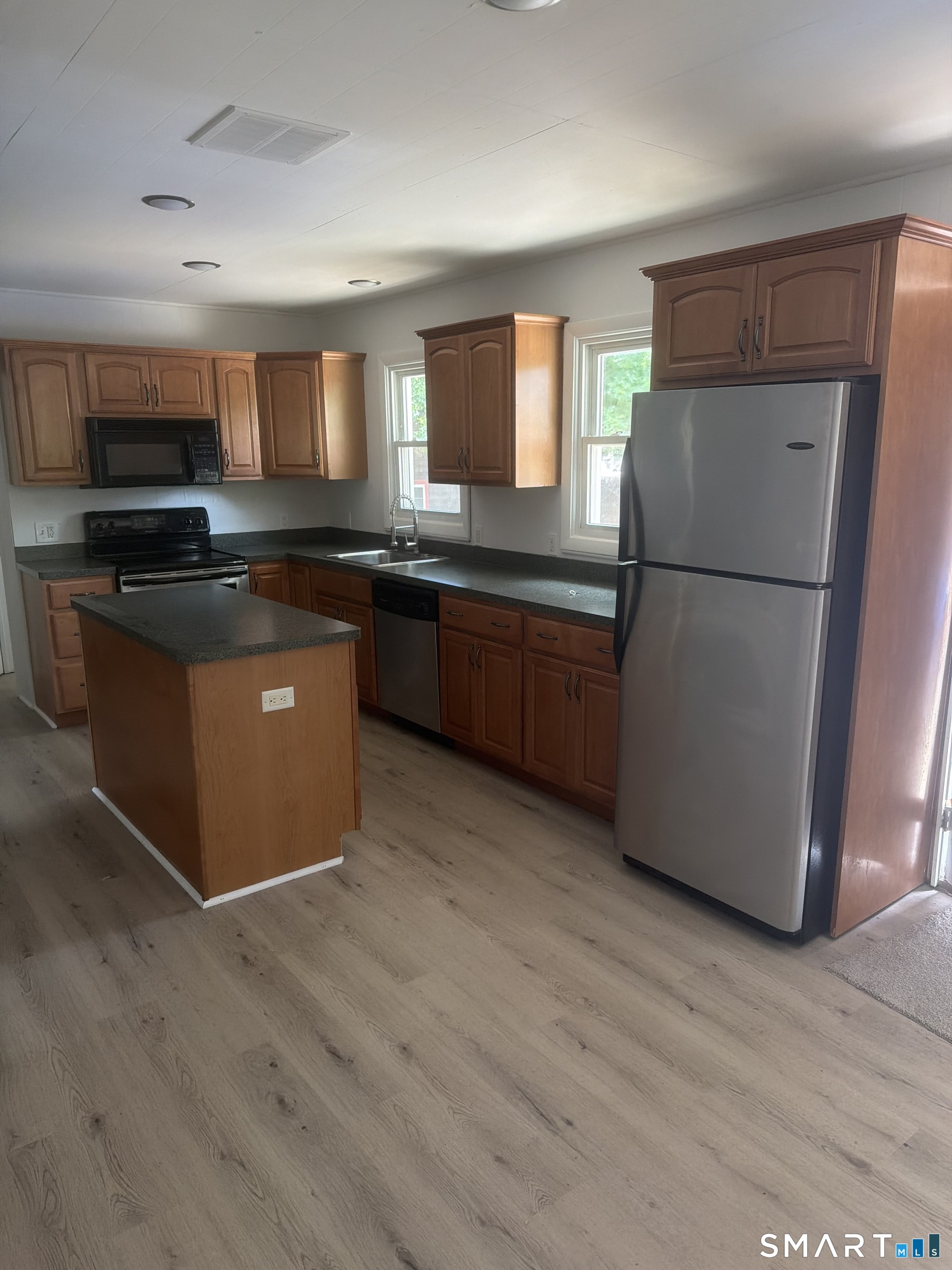 17 Sheas Lane Norwich CT 06380