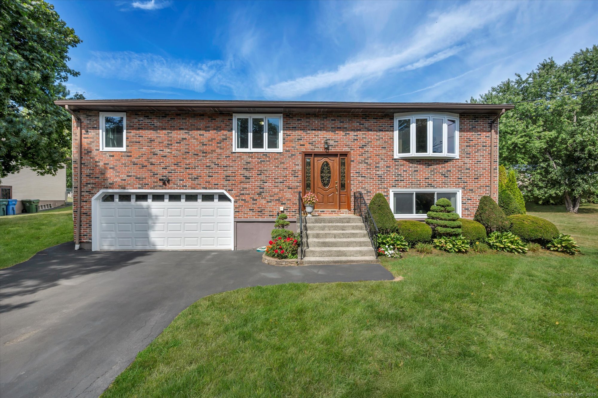 27 Cooper Hill Court Hamden CT 06514