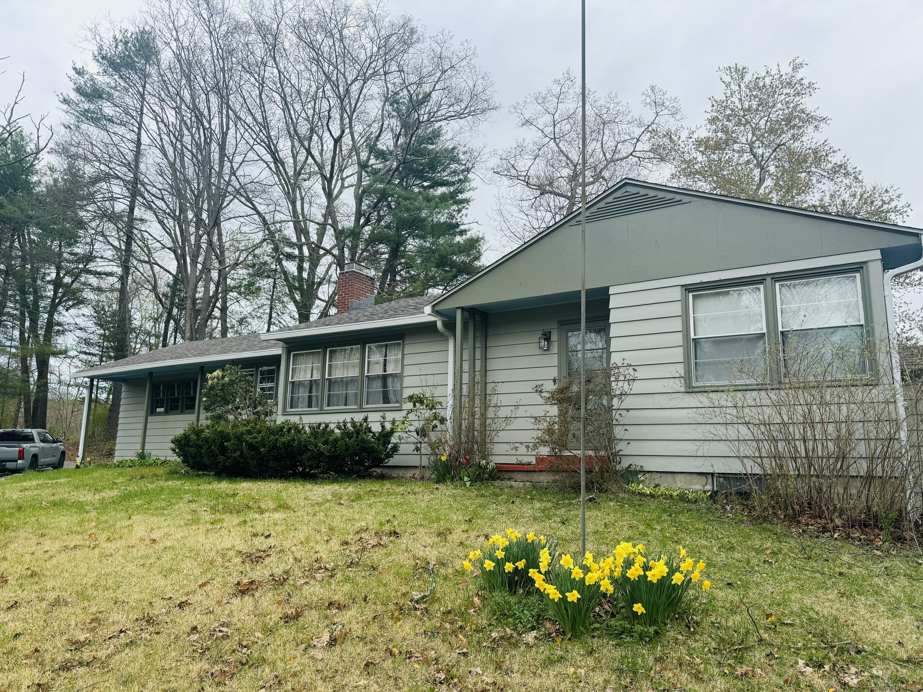 63 Robbins Road Thompson CT 06277