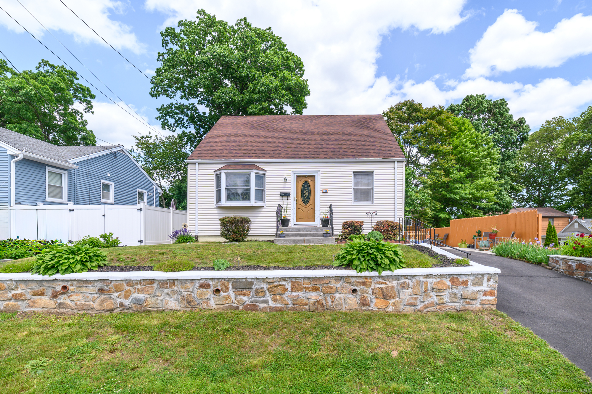 288 Oakwood Street Bridgeport CT 06606