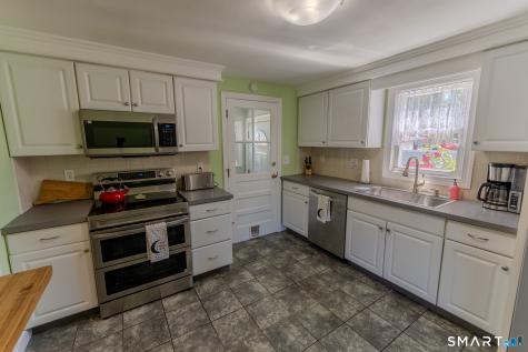 122 Pool Road North Haven CT 06473