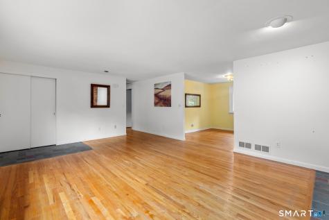 83 Richmond Lane West Hartford CT 06117