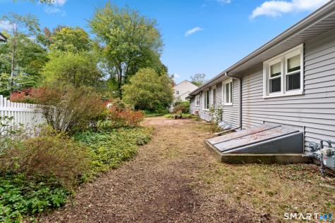 83 Richmond Lane West Hartford CT 06117