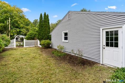 83 Richmond Lane West Hartford CT 06117