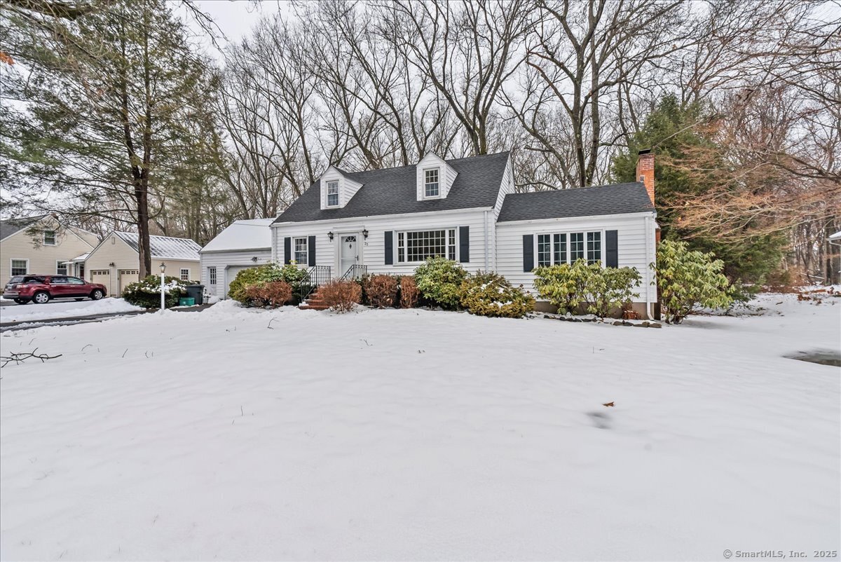 25 Tennyson Avenue North Haven CT 06473