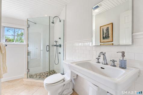 31 Neptune Avenue Madison CT 06443