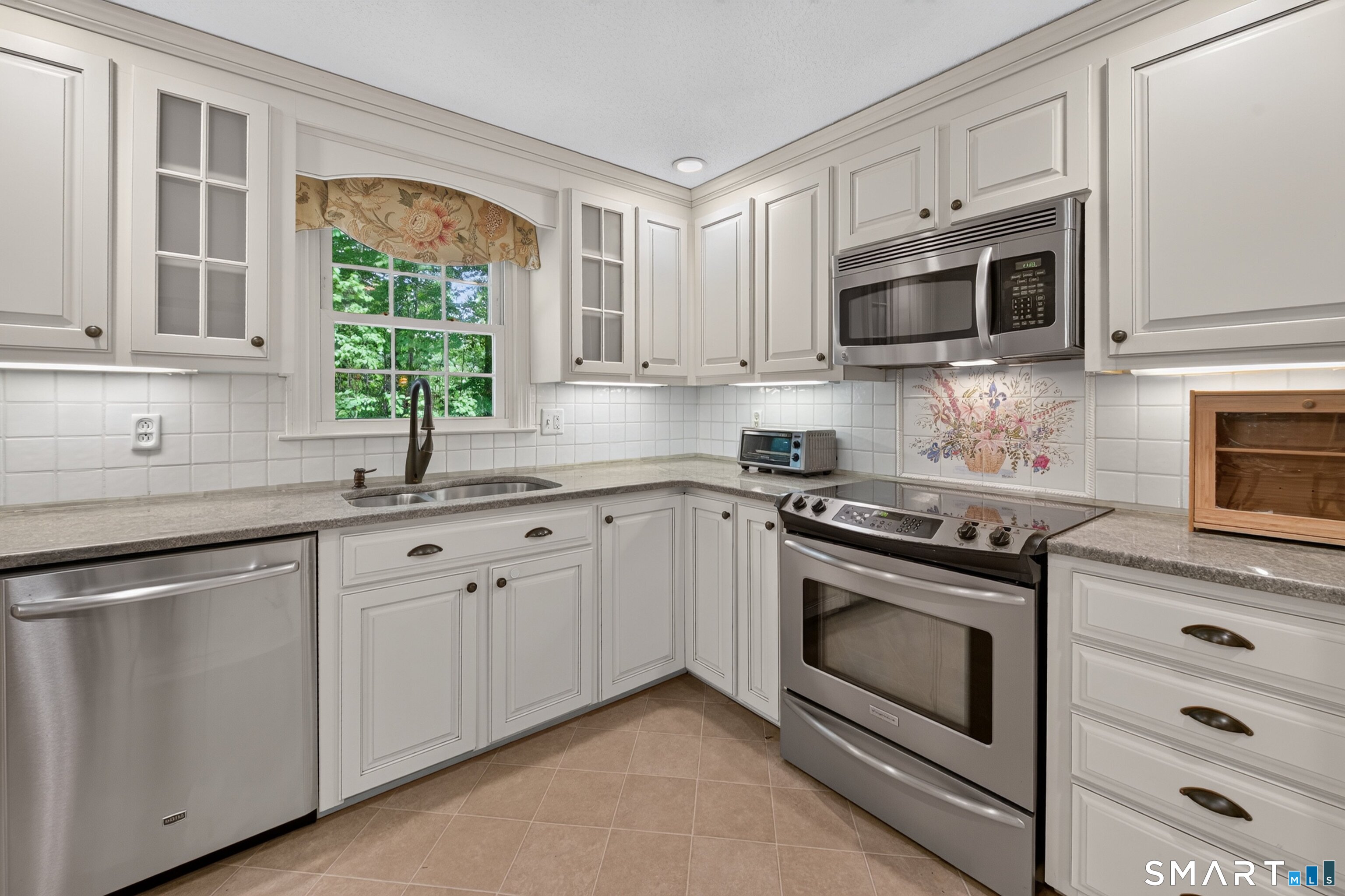 123 Janeway Drive Guilford CT 06437