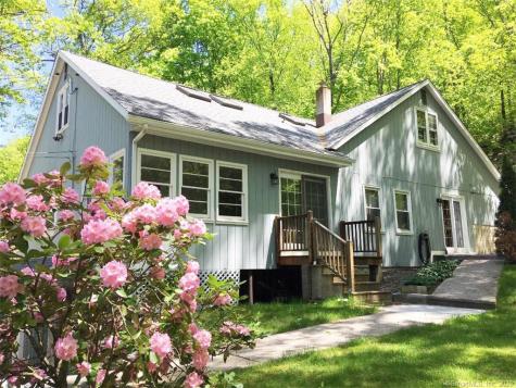 18 Botsford Hill Road Newtown CT 06470