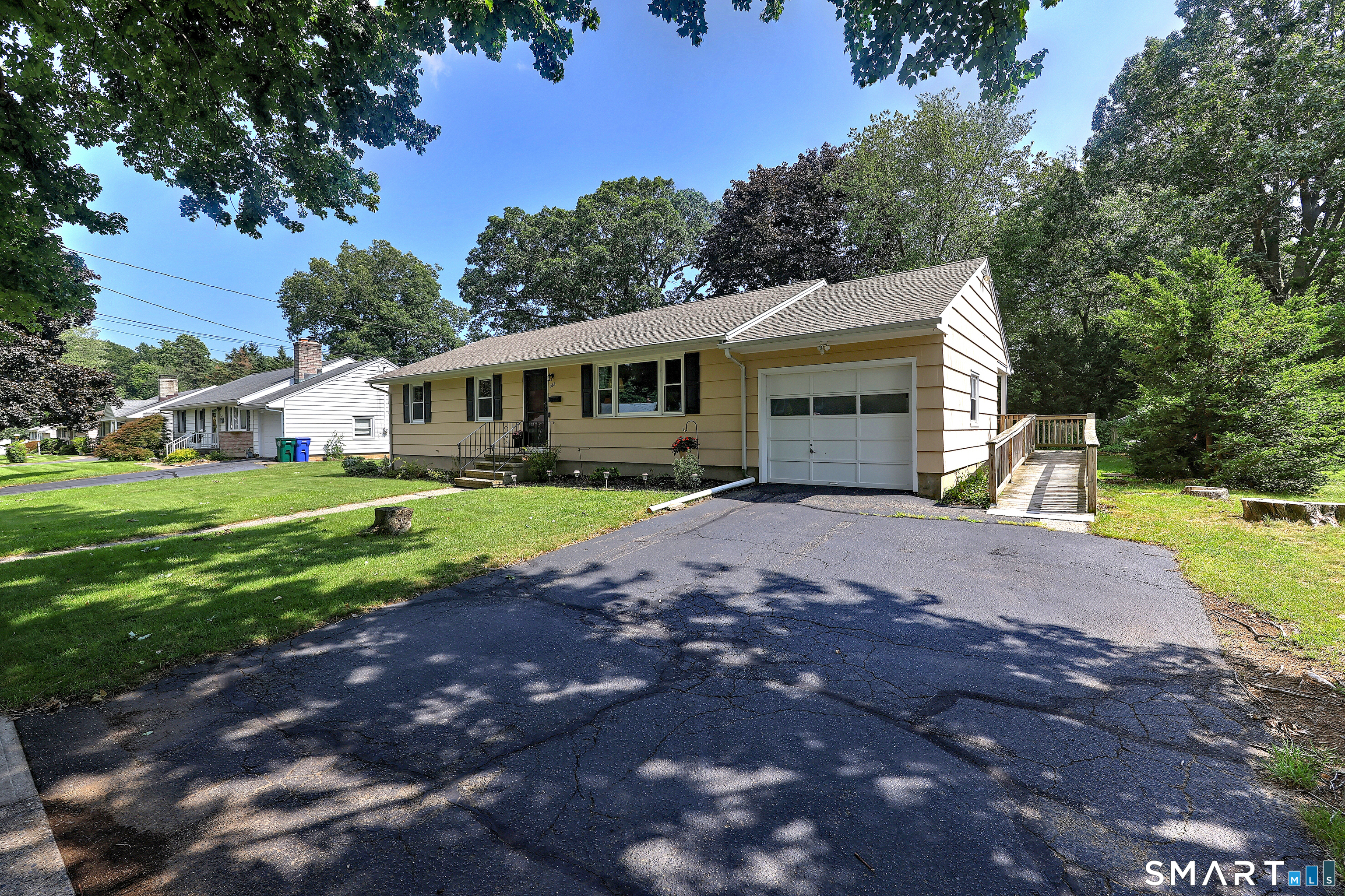 265 Arrowhead Place Stratford CT 06614