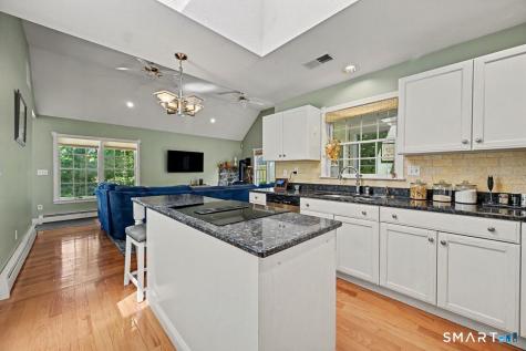 207 Grassy Hill Road Woodbury CT 06798