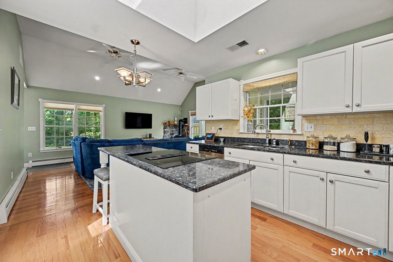207 Grassy Hill Road Woodbury CT 06798