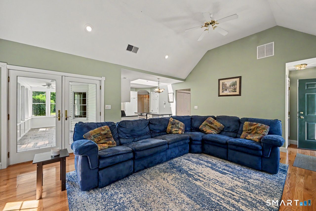 207 Grassy Hill Road Woodbury CT 06798