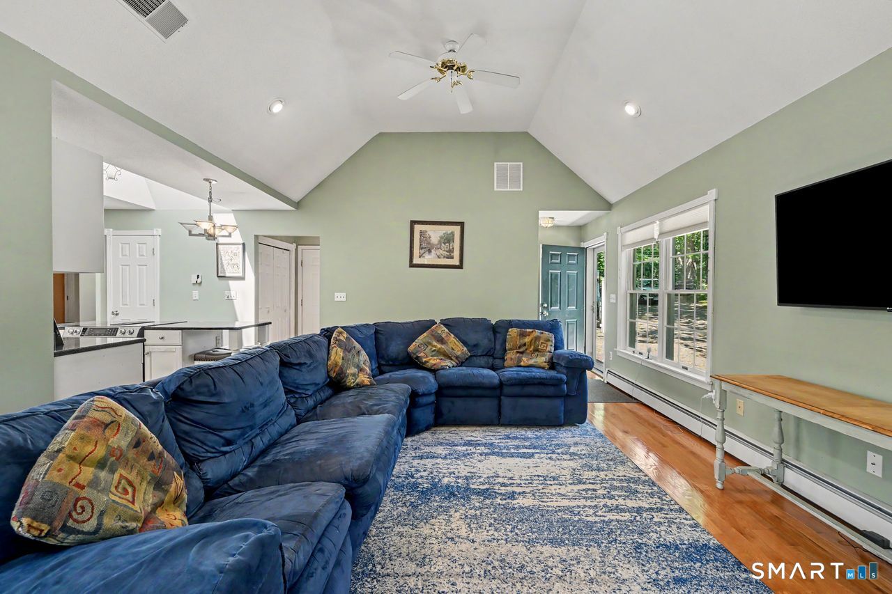 207 Grassy Hill Road Woodbury CT 06798