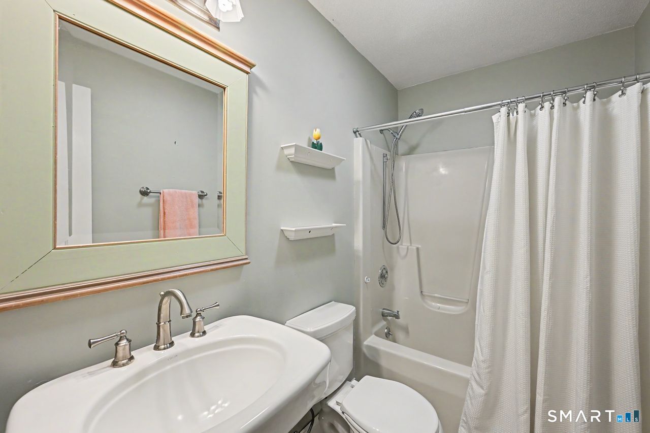 207 Grassy Hill Road Woodbury CT 06798