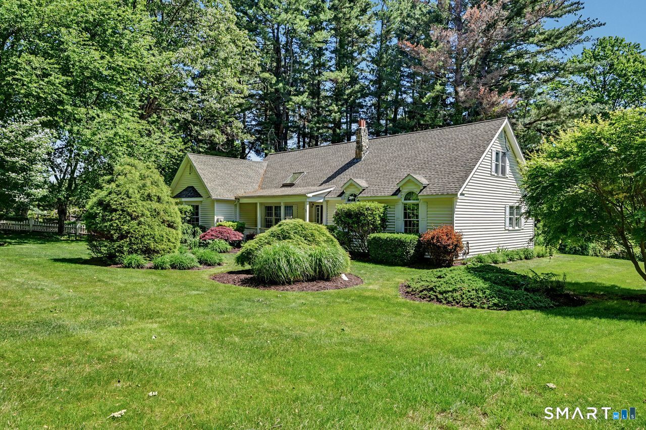 207 Grassy Hill Road Woodbury CT 06798