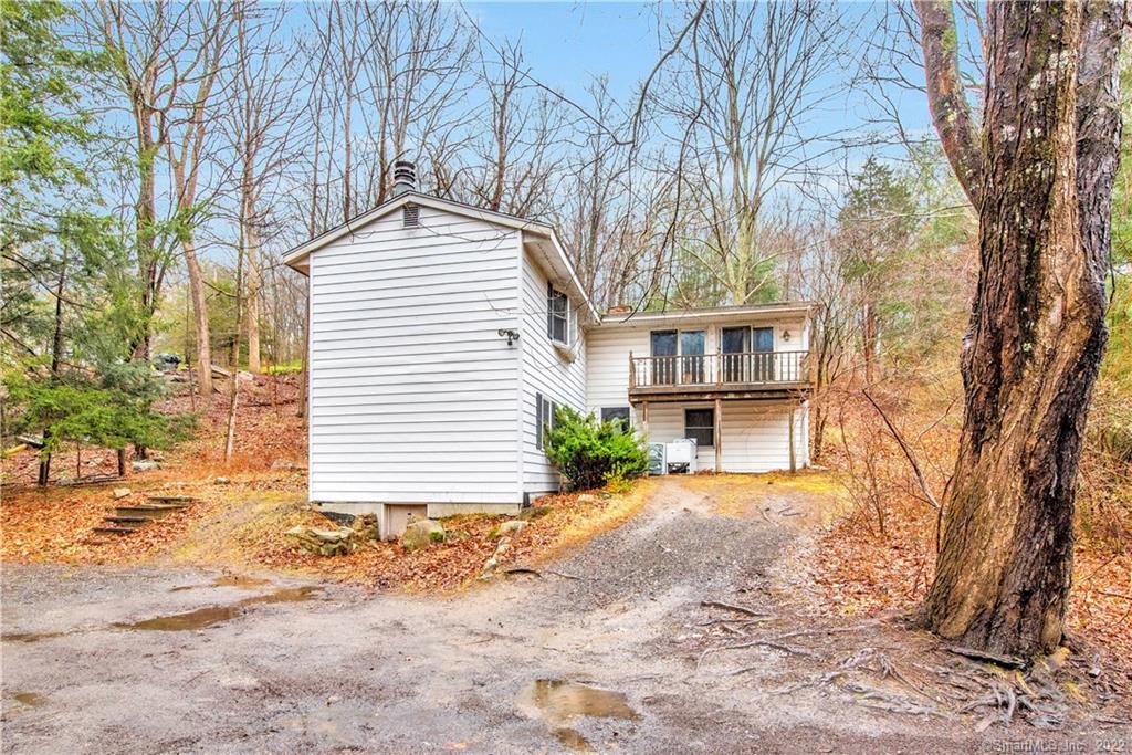 18 Fern Lane Newtown CT 06470