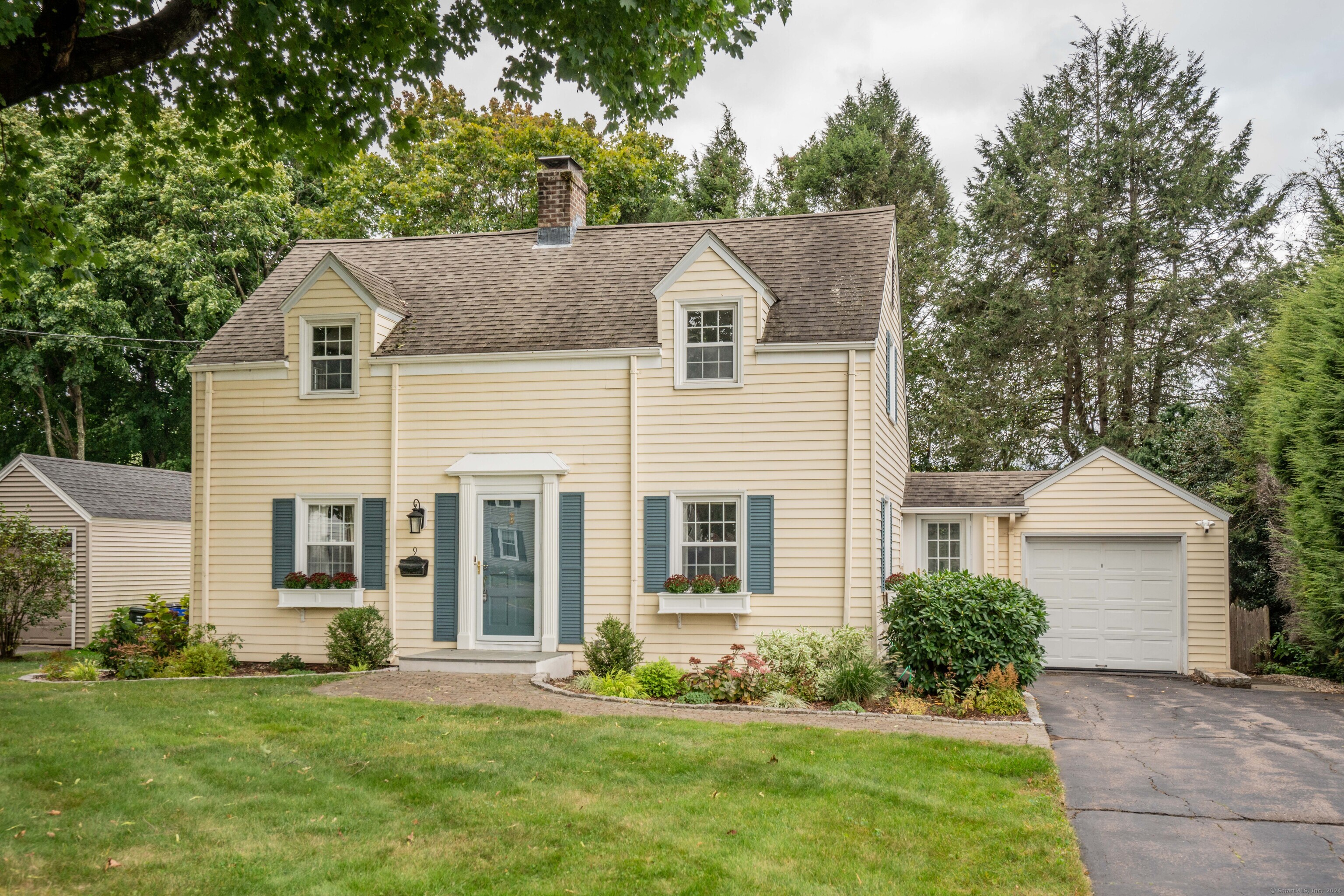 9 Knollwood Road West Hartford CT 06110