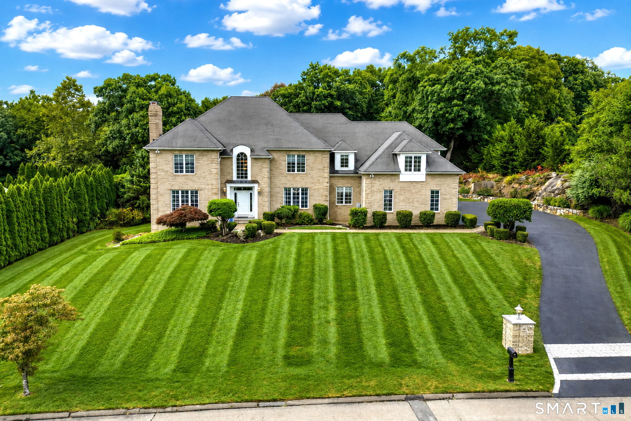 914 Rainbow Trail Orange CT 06477