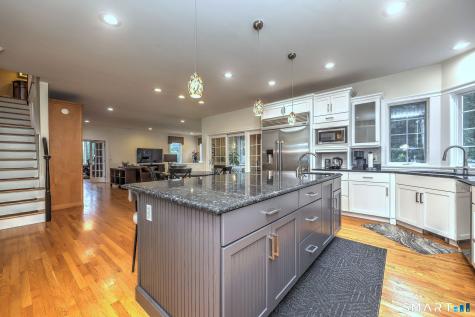 914 Rainbow Trail Orange CT 06477