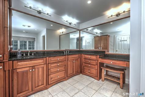 914 Rainbow Trail Orange CT 06477