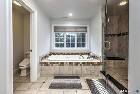 914 Rainbow Trail Orange CT 06477