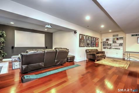 914 Rainbow Trail Orange CT 06477