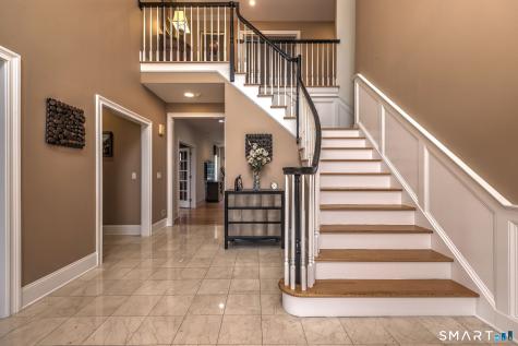 914 Rainbow Trail Orange CT 06477