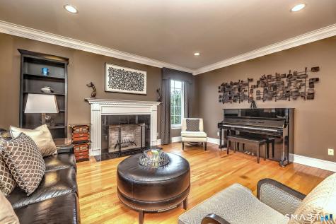 914 Rainbow Trail Orange CT 06477