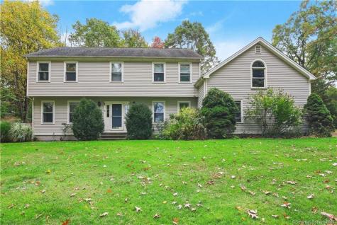 4 Raven Crest Drive Bethel CT 06801