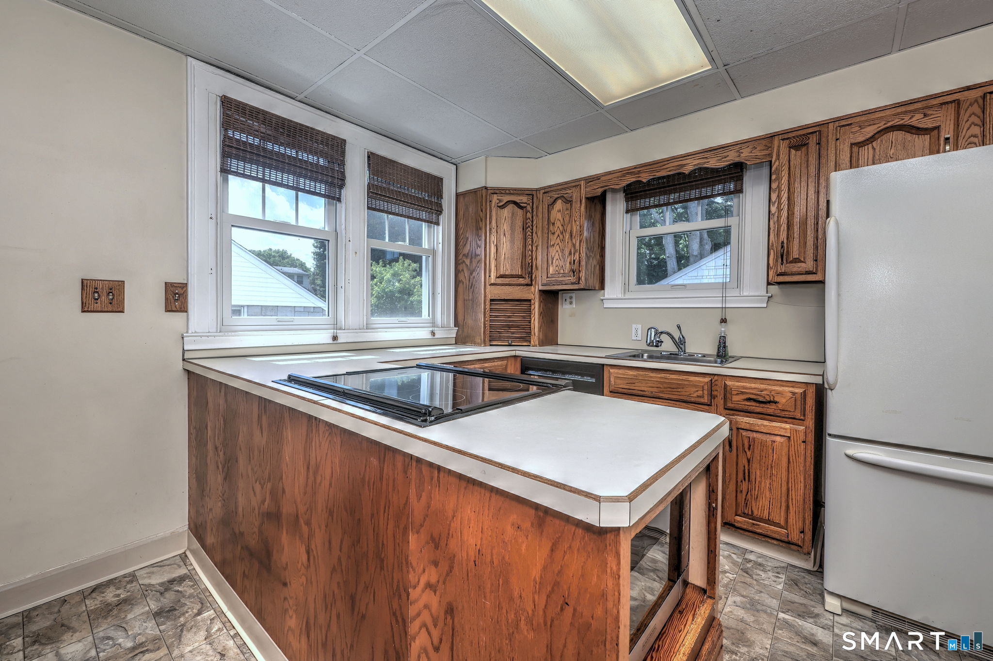 2642 Dixwell Avenue Hamden CT 06518
