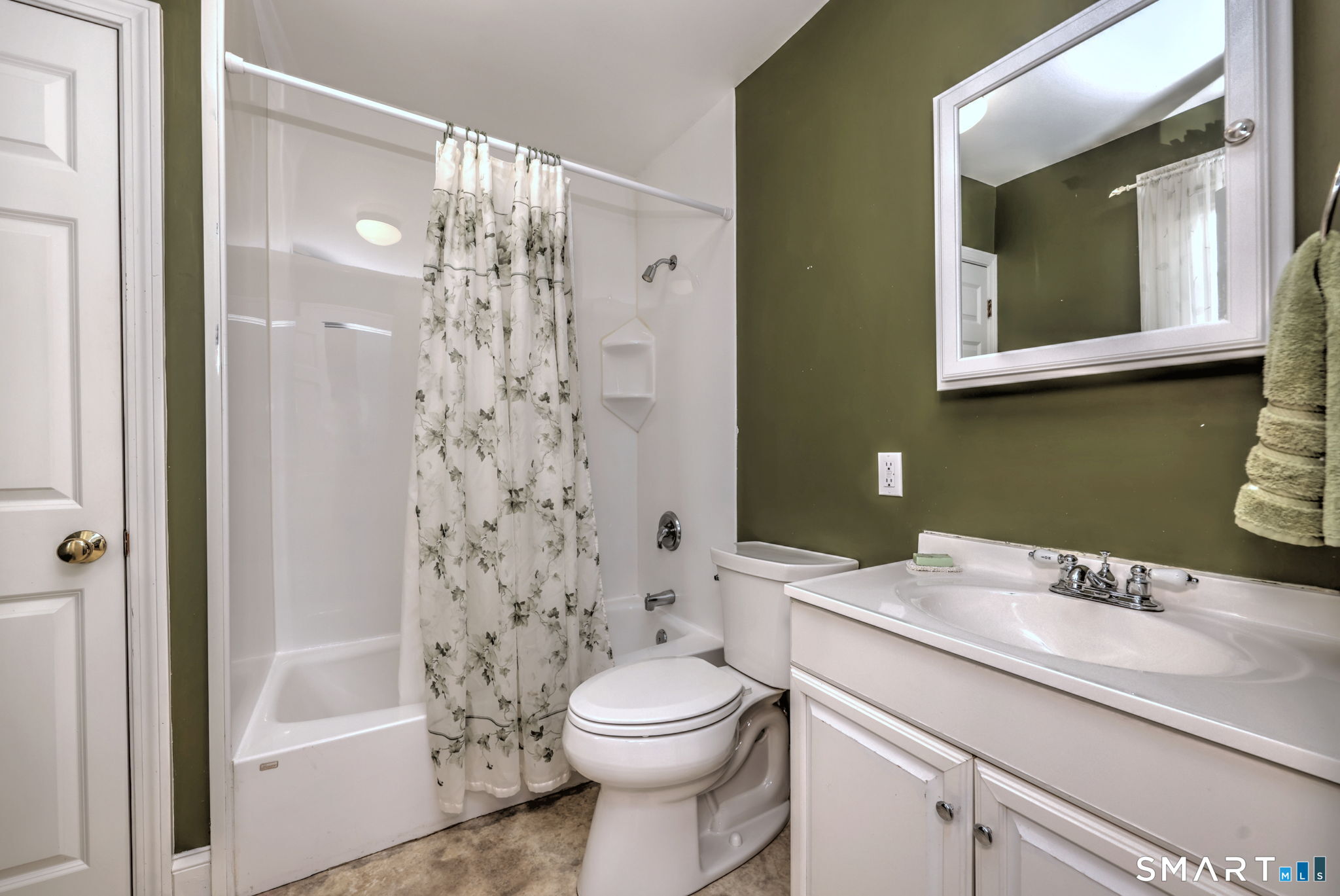 2642 Dixwell Avenue Hamden CT 06518
