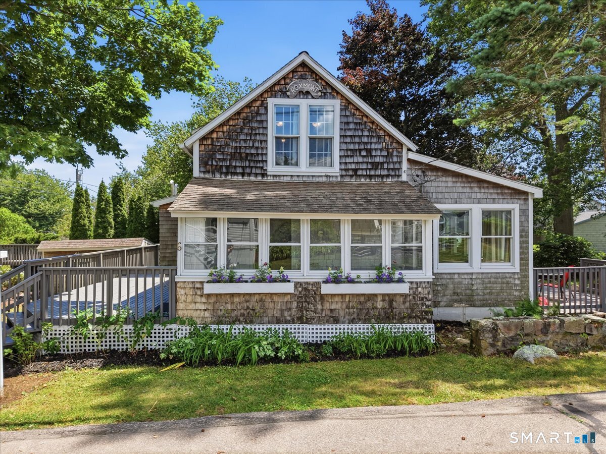 6 Hopkins Street Stonington CT 06378