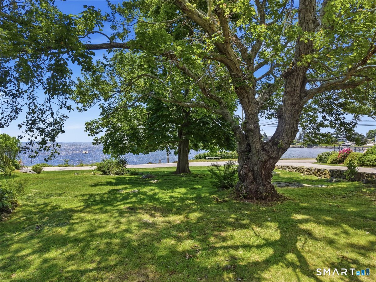 6 Hopkins Street Stonington CT 06378