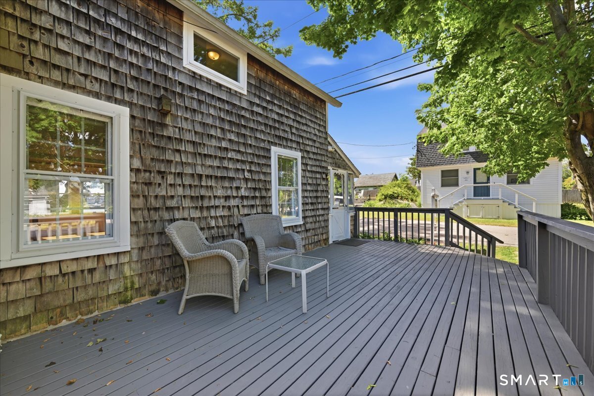6 Hopkins Street Stonington CT 06378