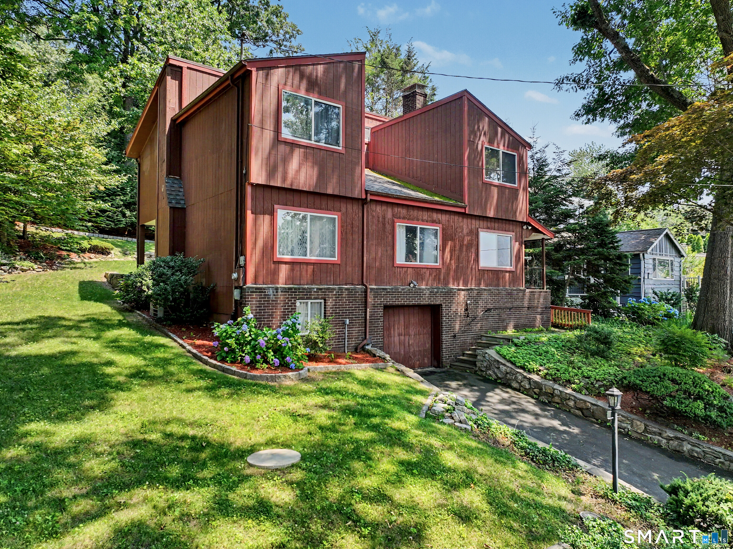 59 South Lake Shore Drive Brookfield CT 06804
