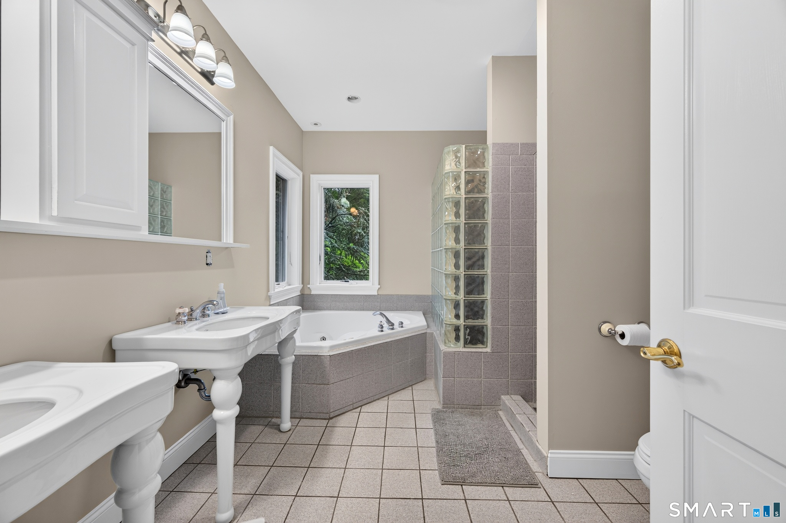 70 Pepperbox Road Waterford CT 06385