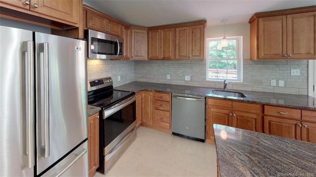 18 Duane Lane Burlington CT 06013
