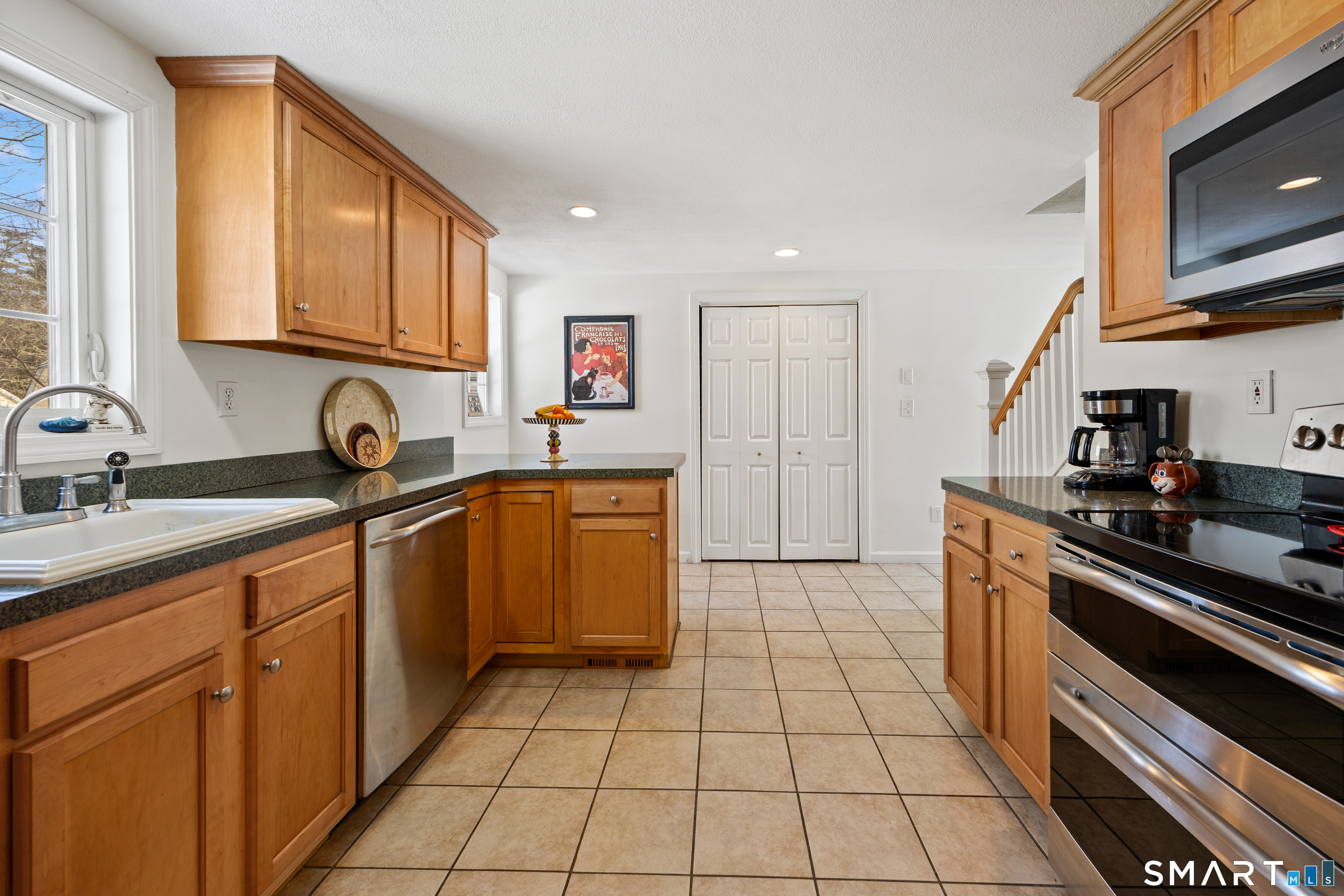 28 Davis Road New Hartford CT 06057
