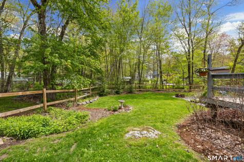 28 Davis Road New Hartford CT 06057