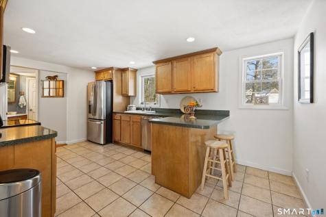 28 Davis Road New Hartford CT 06057