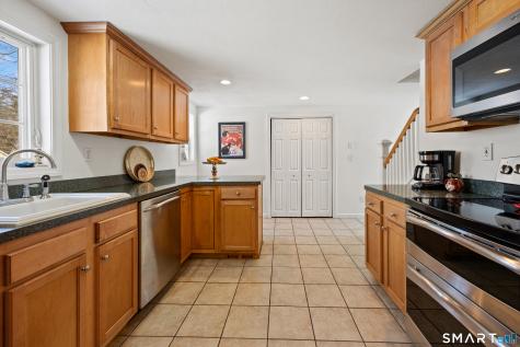 28 Davis Road New Hartford CT 06057