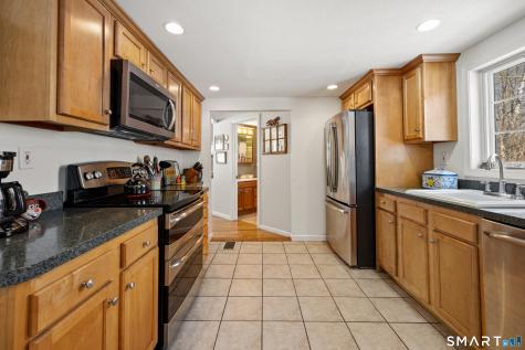 28 Davis Road New Hartford CT 06057