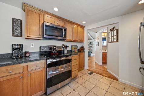 28 Davis Road New Hartford CT 06057