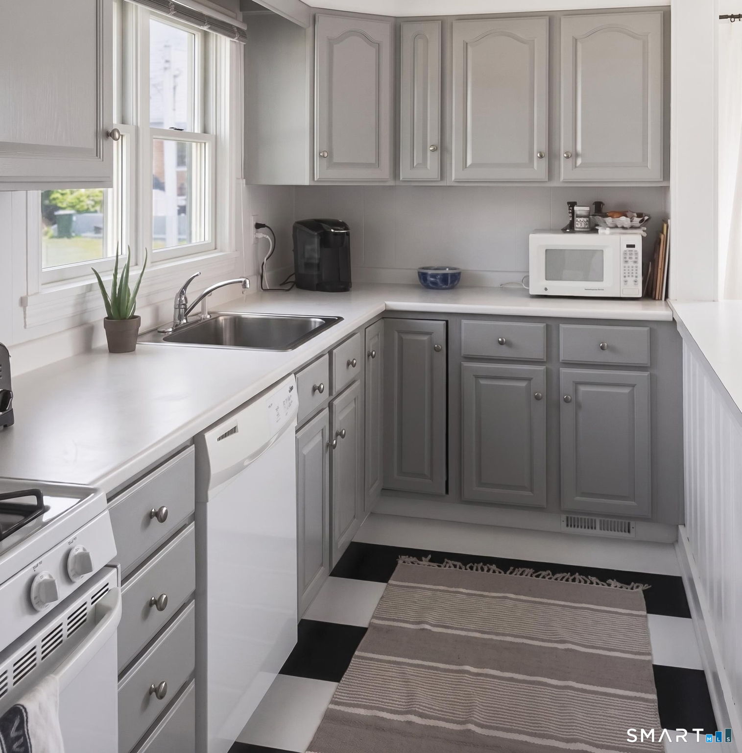 21 Tautog Street Groton CT 06340