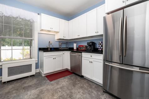 8 Pearl Street Groton CT 06355