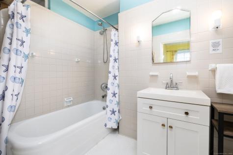 8 Pearl Street Groton CT 06355